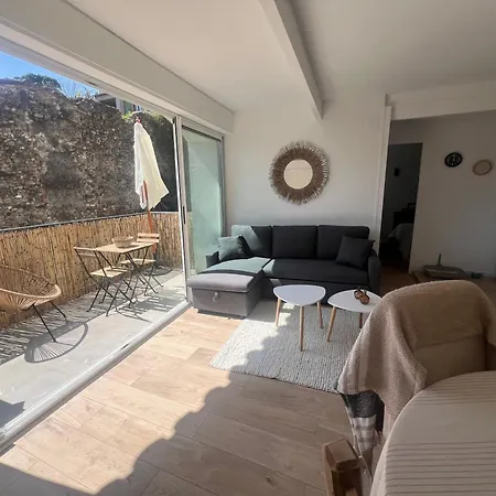 Renove Avec Terrasse 아파트 *
